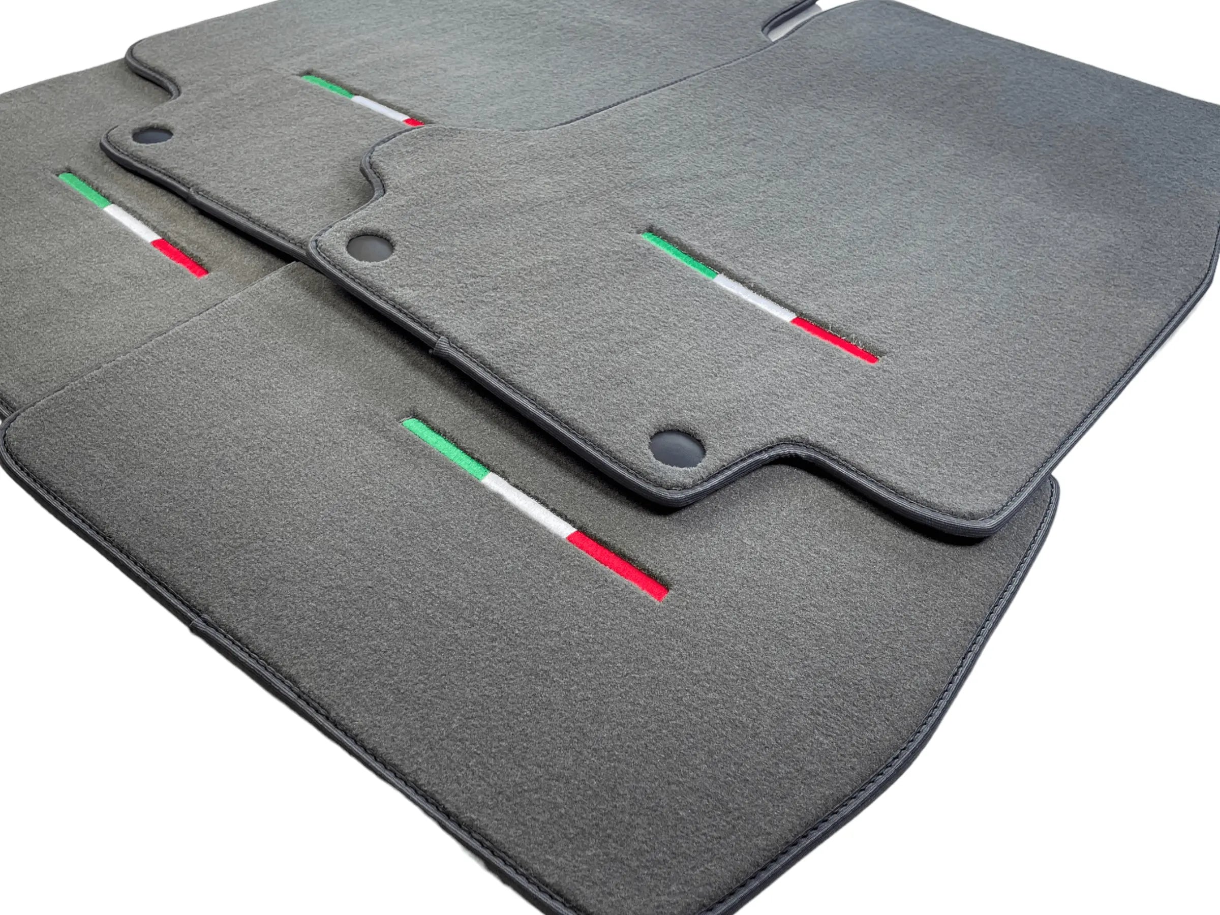 Gray Floor Mats For Maserati GranTurismo S (2008-2012) IT Edition - AutoWin