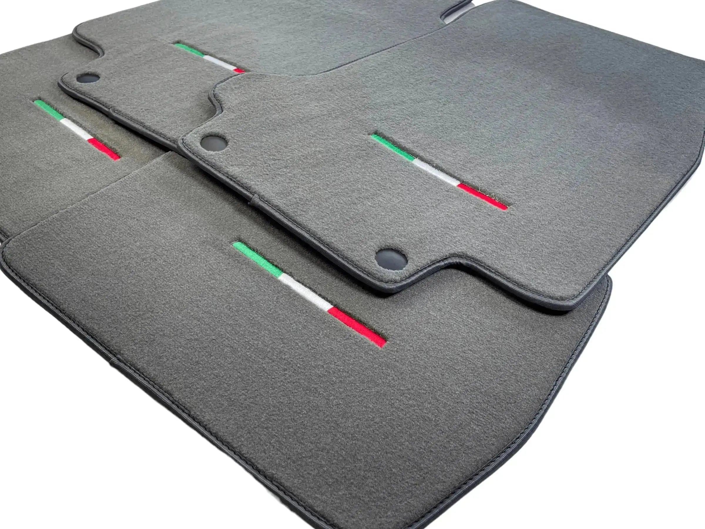 Gray Floor Mats For Maserati GranTurismo Sport (2012-2019) IT Edition - AutoWin