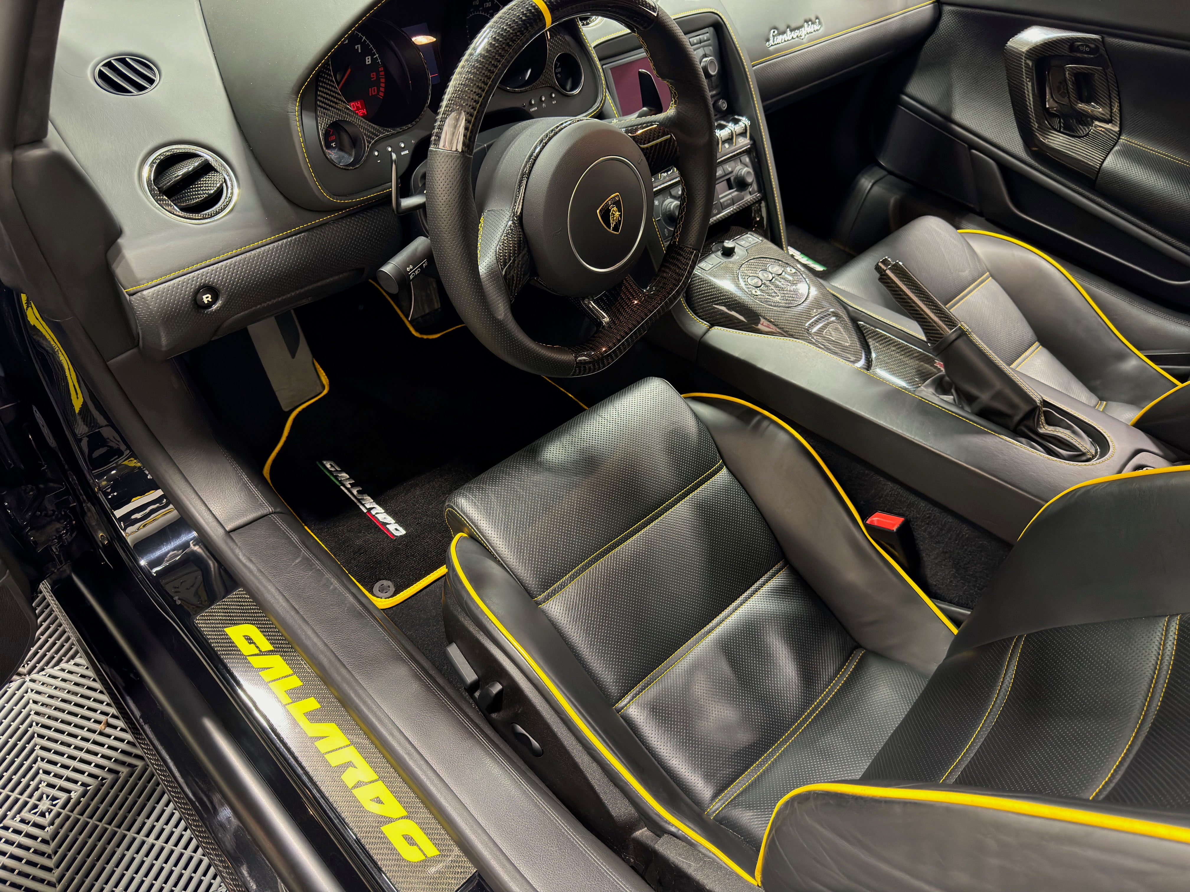 Lamborghini Gallardo Floor Mats