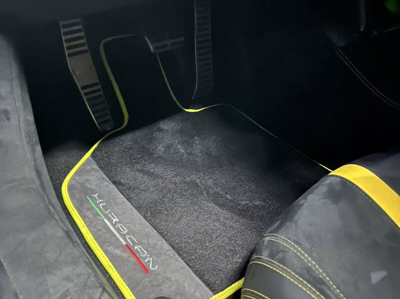 Lamborghini Huracan Floor Mats