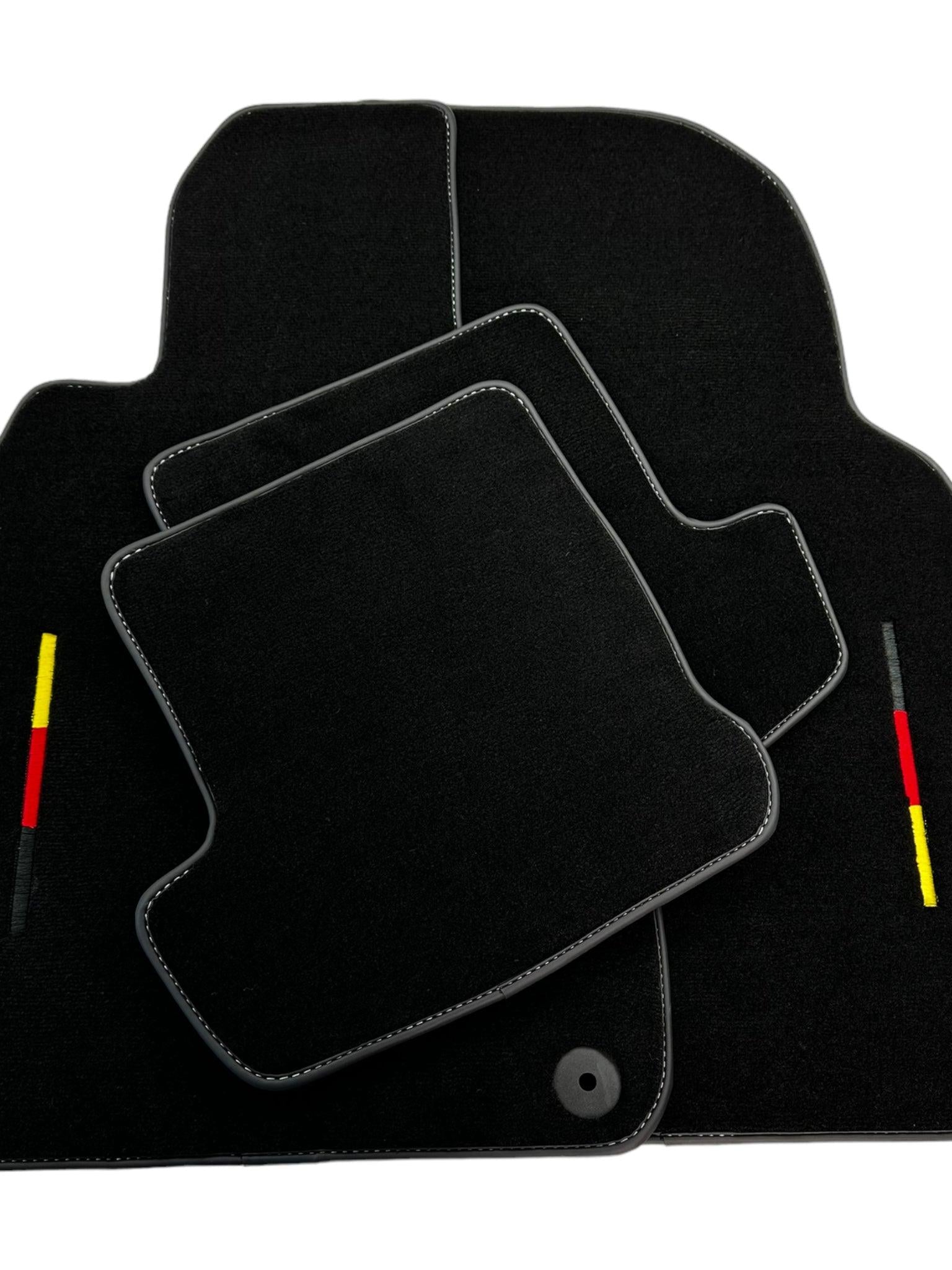 Black Floor Mats for Porsche Macan (2014-2023) - AutoWin