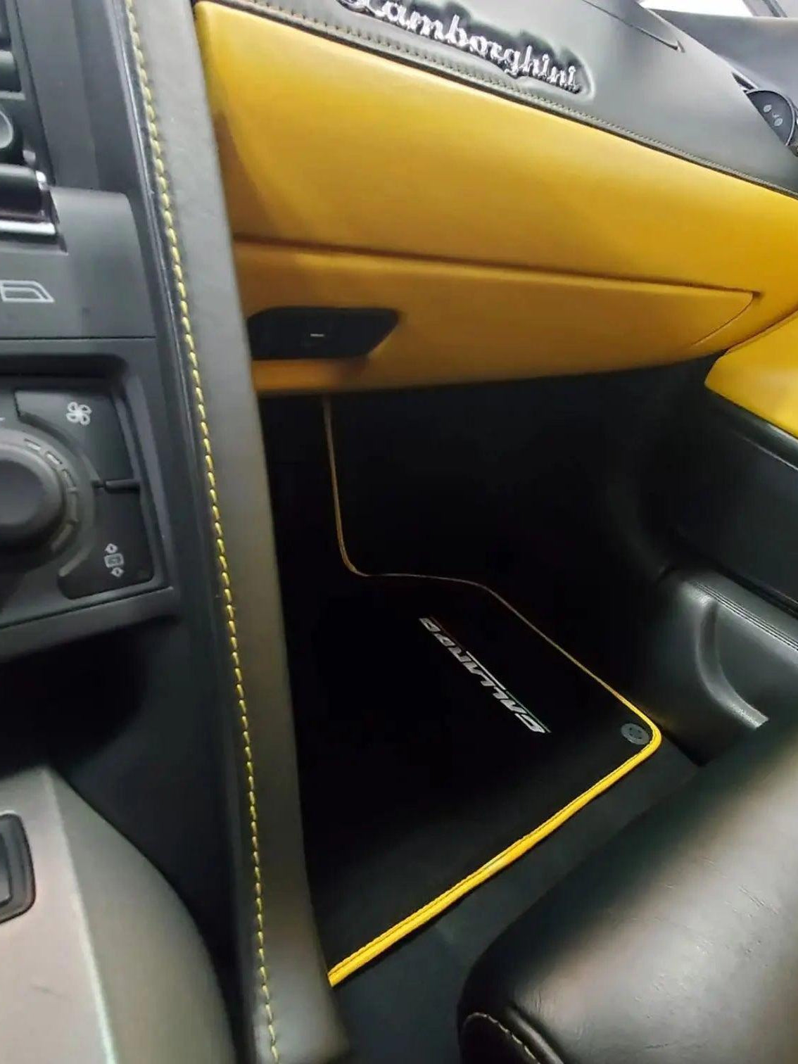 Floor Mats for Lamborghini Gallardo With Yellow Trim