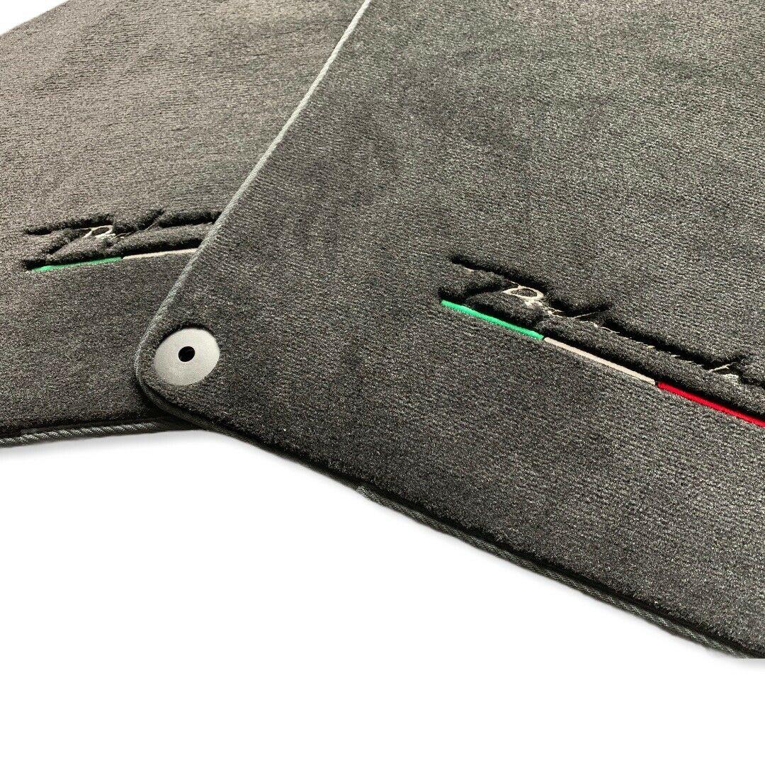 Floor Mats for Lamborghini Huracan With Italian Flag and Perfomante Logo - AutoWin