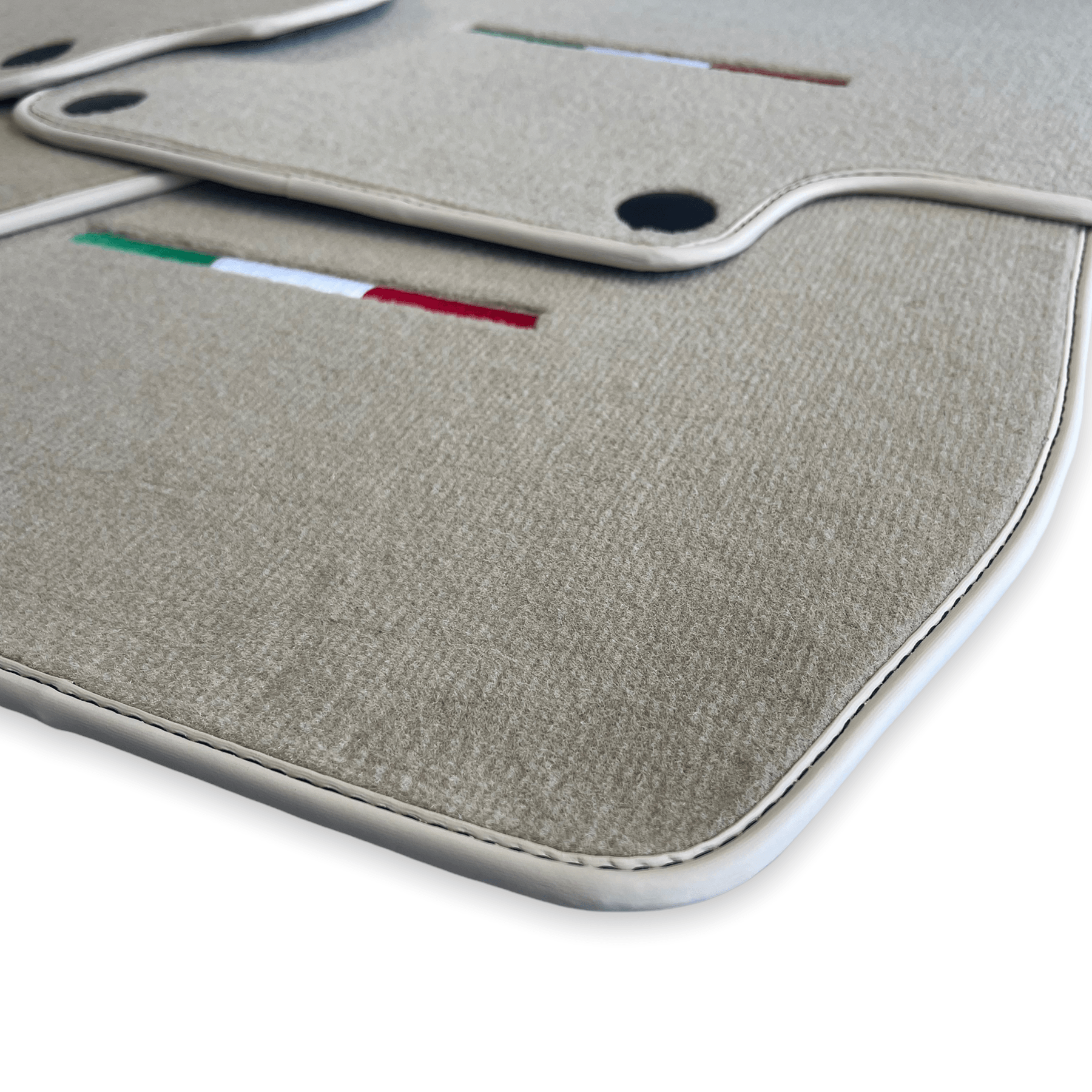 Floor Mats For Maserati GranTurismo Beige IT Edition - AutoWin
